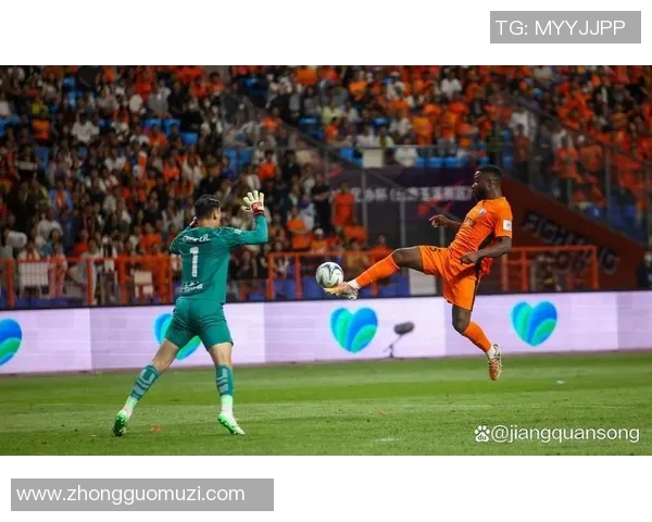 他想出去闯一闯成就足球梦的球星成长之路 他想出去闯一闯成就足球梦的球星成长之路